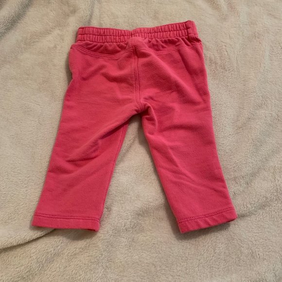 Two Pairs of Pants Oshkosh B'Gosh 9 Month - Old Navy 6- 12 Month - Picture 7 of 15